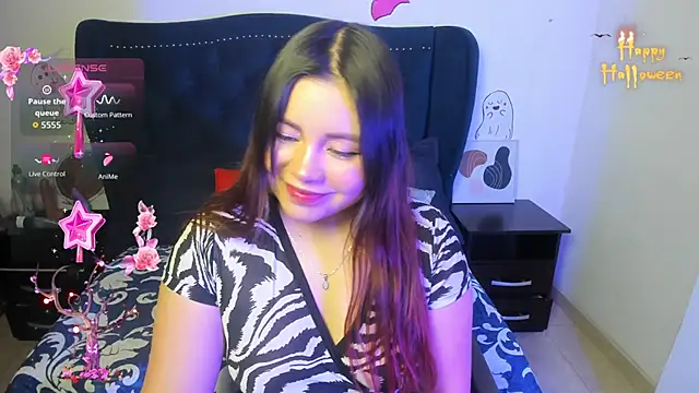 Snapshot of LucyPetit chatting on October 15, 2025, 1:33 pm LucyPetit online show from October 15, 2025, 1:33 pm