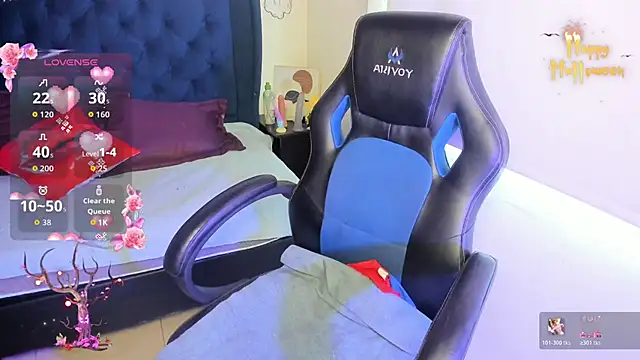 LucyPetit online show from October 25, 2025, 1:29 pm