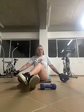 Snapshot of AlissonPeach01 chatting on September 23, 2025, 10:18 am AlissonPeach01 online show from September 23, 2025, 10:18 am