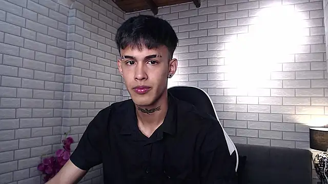 Thiago twink online show from September 24, 2025, 12:19 pm