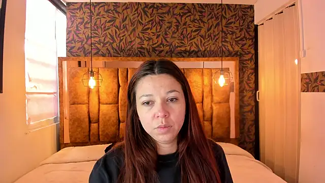 Isa Thompson   online show from December 1, 2025, 11:59 am