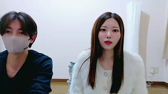 Snapshot of Reto-sama chatting on October 31, 2025, 4:30 pm Reto-sama online show from October 31, 2025, 4:30 pm