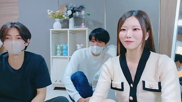 Snapshot of Reto-sama chatting on November 3, 2025, 6:36 am Reto-sama online show from November 3, 2025, 6:36 am