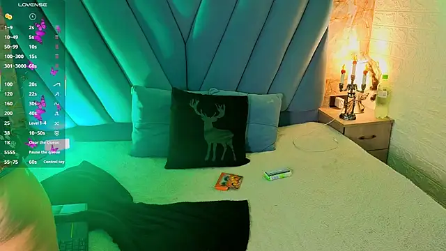 angel  red  online show from October 9, 2025, 3:04 am