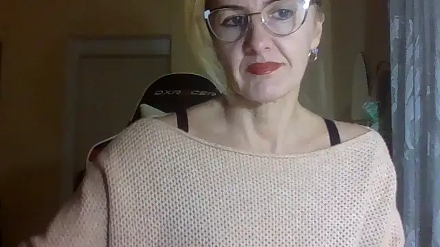 TianaQLove online show from October 30, 2025, 4:52 pm