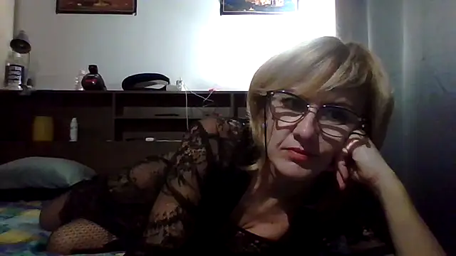 TianaQLove online show from November 26, 2025, 3:02 pm