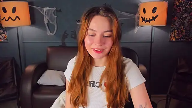 LanaAirlie online show from November 1, 2025, 2:57 am