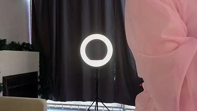 CindyGreen online show from December 17, 2025, 6:08 am