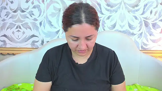 Snapshot of mishell_lovely chatting on October 28, 2025, 12:30 pm mishell lovely online show from October 28, 2025, 12:30 pm