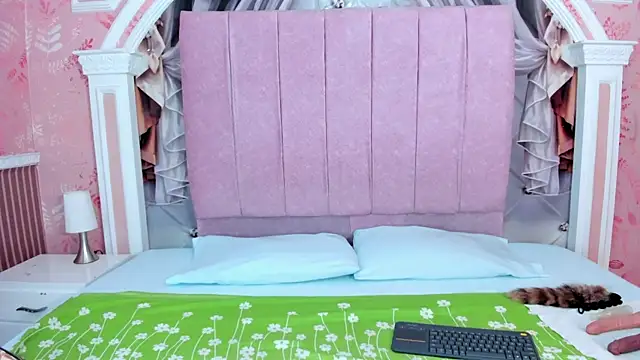 Snapshot of mishell_lovely chatting on November 12, 2025, 1:33 pm mishell lovely online show from November 12, 2025, 1:33 pm