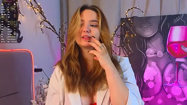 Snapshot of LucilleMcBride chatting on December 3, 2025, 6:21 am LucilleMcBride online show from December 3, 2025, 6:21 am