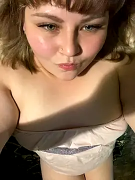 BeckiXrose online show from September 9, 2025, 9:14 pm