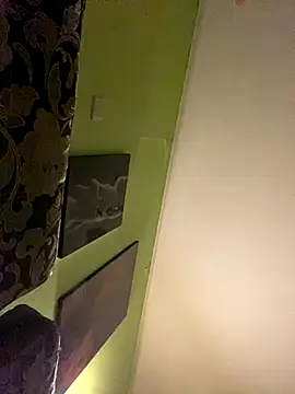 BeckiXrose online show from September 21, 2025, 9:05 pm