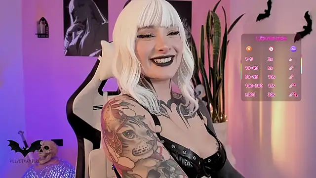VelvetVampiree online show from December 3, 2025, 2:41 am