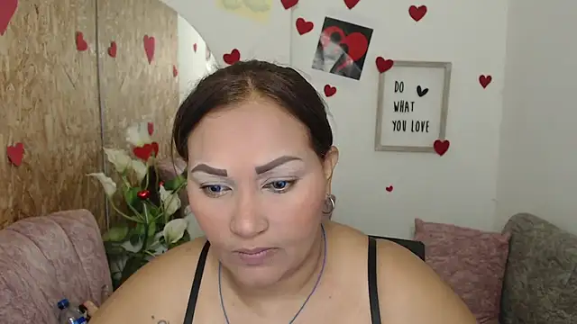 laleska montenegro online show from September 25, 2025, 5:11 am