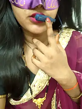 Snapshot of BEAUTY_QUE chatting on October 23, 2025, 4:06 pm BEAUTY QUE online show from October 23, 2025, 4:06 pm