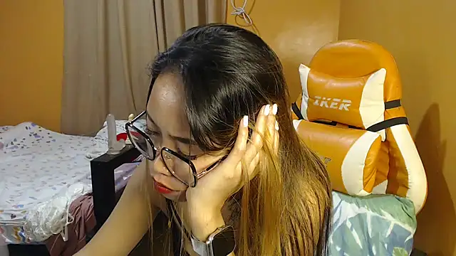 Snapshot of your_hornyapril chatting on October 18, 2025, 6:08 pm your hornyapril online show from October 18, 2025, 6:08 pm