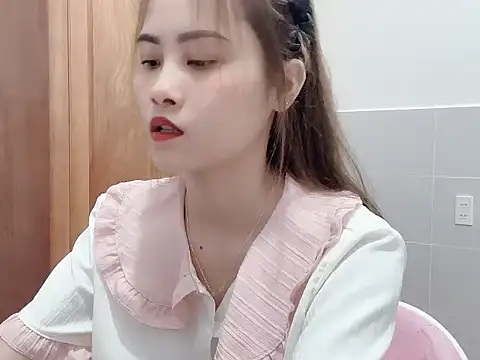 Snapshot of Truclynk1702 chatting on October 6, 2025, 2:58 pm Truclynk1702 online show from October 6, 2025, 2:58 pm