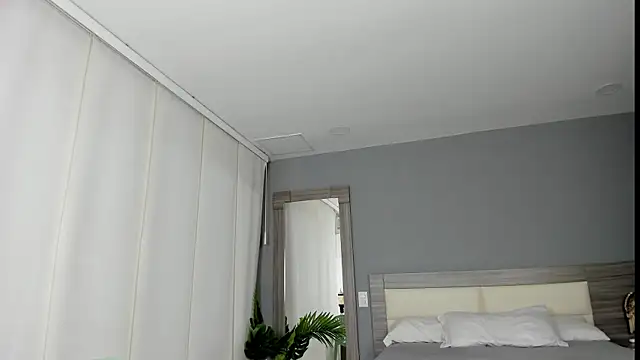 Snapshot of Alaiaguerra chatting on October 3, 2025, 7:33 pm Alaiaguerra online show from October 3, 2025, 7:33 pm