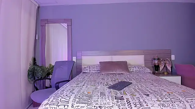 Snapshot of Alaiaguerra chatting on October 23, 2025, 7:34 pm Alaiaguerra online show from October 23, 2025, 7:34 pm