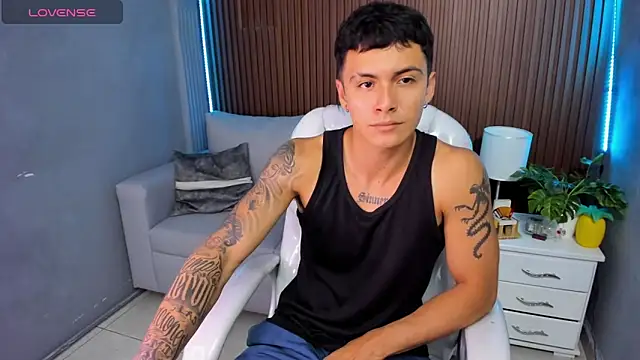 Leo santoro online show from November 29, 2025, 1:58 pm