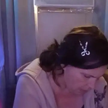 petalsexy online show from November 28, 2025, 7:38 pm