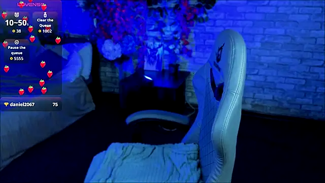 Snapshot of Mira_Fyre chatting on October 13, 2025, 10:32 pm Mira Fyre online show from October 13, 2025, 10:32 pm