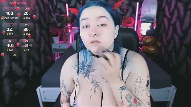 Snapshot of Mira_Fyre chatting on October 26, 2025, 8:48 pm Mira Fyre online show from October 26, 2025, 8:48 pm