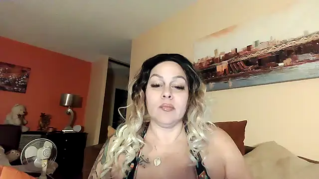 Snapshot of number1slut chatting on February 25, 2025, 12:14 am number1slut online show from February 25, 2025, 12:14 am