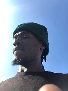 Snapshot of cuminsidebby chatting on October 17, 2025, 6:05 am cuminsidebby online show from October 17, 2025, 6:05 am