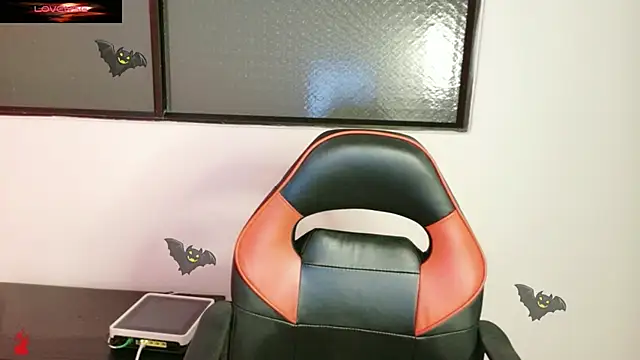 Snapshot of Hell_Girll_ chatting on November 23, 2025, 4:01 am Hell Girll online show from November 23, 2025, 4:01 am