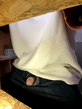 sonwmelt1 online show from October 3, 2025, 6:54 am