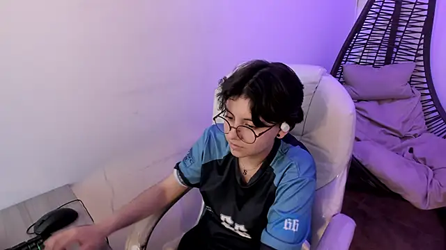 Nathaly ds online show from October 16, 2025, 7:53 am