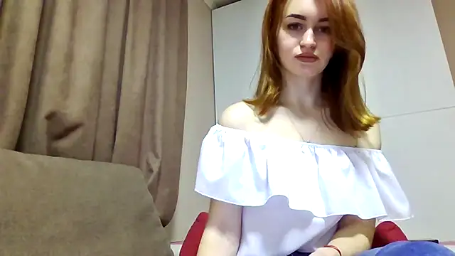 Snapshot of Requellia chatting on October 31, 2025, 9:49 pm Requellia online show from October 31, 2025, 9:49 pm