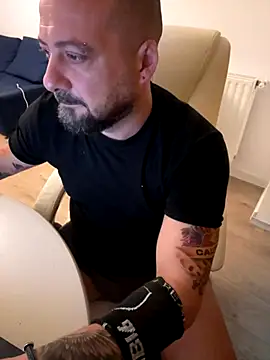 DavidMaros online show from September 19, 2025, 5:42 am