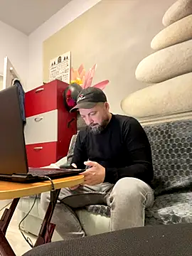 DavidMaros online show from October 8, 2025, 8:45 am