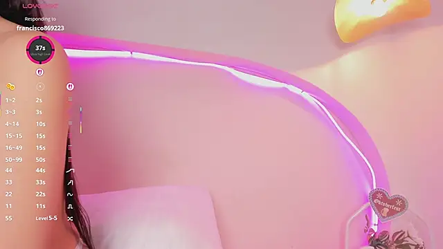 Snapshot of sweetluu_ chatting on September 28, 2025, 2:44 pm sweetluu online show from September 28, 2025, 2:44 pm