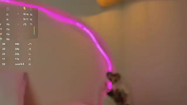 Snapshot of sweetluu_ chatting on September 29, 2025, 8:24 pm sweetluu online show from September 29, 2025, 8:24 pm