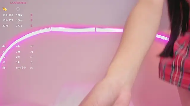 Snapshot of sweetluu_ chatting on November 12, 2025, 7:24 pm sweetluu online show from November 12, 2025, 7:24 pm