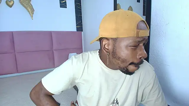 Snapshot of muller_asher chatting on October 31, 2025, 9:05 pm muller asher online show from October 31, 2025, 9:05 pm