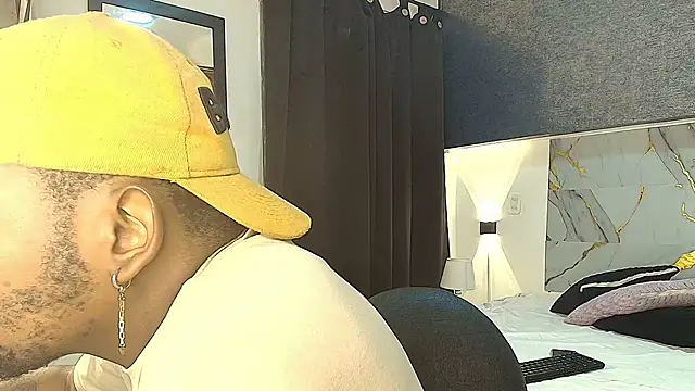 Snapshot of muller_asher chatting on November 6, 2025, 2:56 am muller asher online show from November 6, 2025, 2:56 am