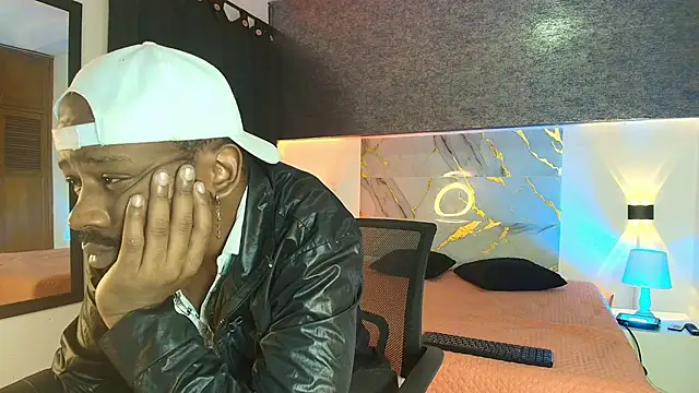 Snapshot of muller_asher chatting on November 8, 2025, 4:12 am muller asher online show from November 8, 2025, 4:12 am