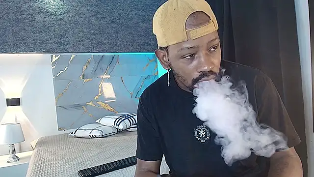 Snapshot of muller_asher chatting on November 9, 2025, 4:11 am muller asher online show from November 9, 2025, 4:11 am