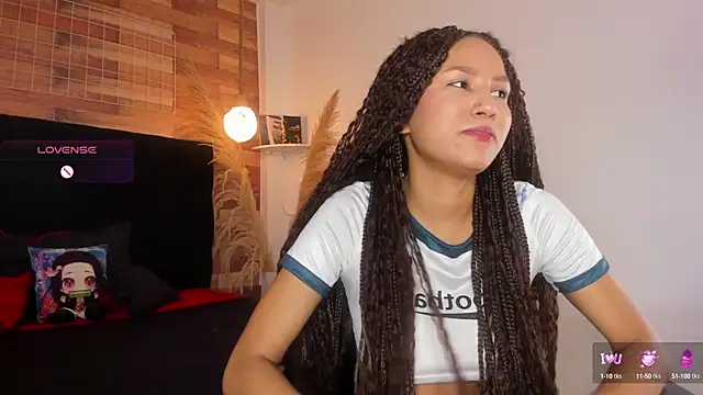 Snapshot of Emily_brown04 chatting on October 13, 2025, 11:54 am Emily brown04 online show from October 13, 2025, 11:54 am