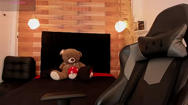 Snapshot of Emily_brown04 chatting on November 4, 2025, 11:09 am Emily brown04 online show from November 4, 2025, 11:09 am