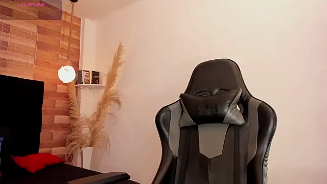 Snapshot of Emily_brown04 chatting on November 9, 2025, 3:10 pm Emily brown04 online show from November 9, 2025, 3:10 pm