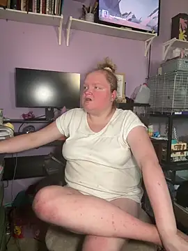 Snapshot of KadiSparkle chatting on September 18, 2025, 8:44 pm KadiSparkle online show from September 18, 2025, 8:44 pm