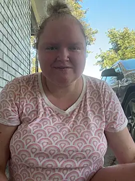 Snapshot of KadiSparkle chatting on September 22, 2025, 10:34 pm KadiSparkle online show from September 22, 2025, 10:34 pm