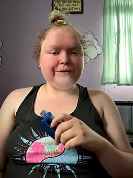 Snapshot of KadiSparkle chatting on September 24, 2025, 3:37 pm KadiSparkle online show from September 24, 2025, 3:37 pm