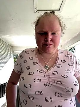 Snapshot of KadiSparkle chatting on September 26, 2025, 2:21 pm KadiSparkle online show from September 26, 2025, 2:21 pm